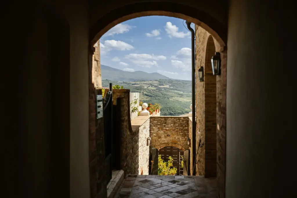 Elopement al Castello di Velona in Val d’Orcia 10 wedding photographer castello di velona elopement 11