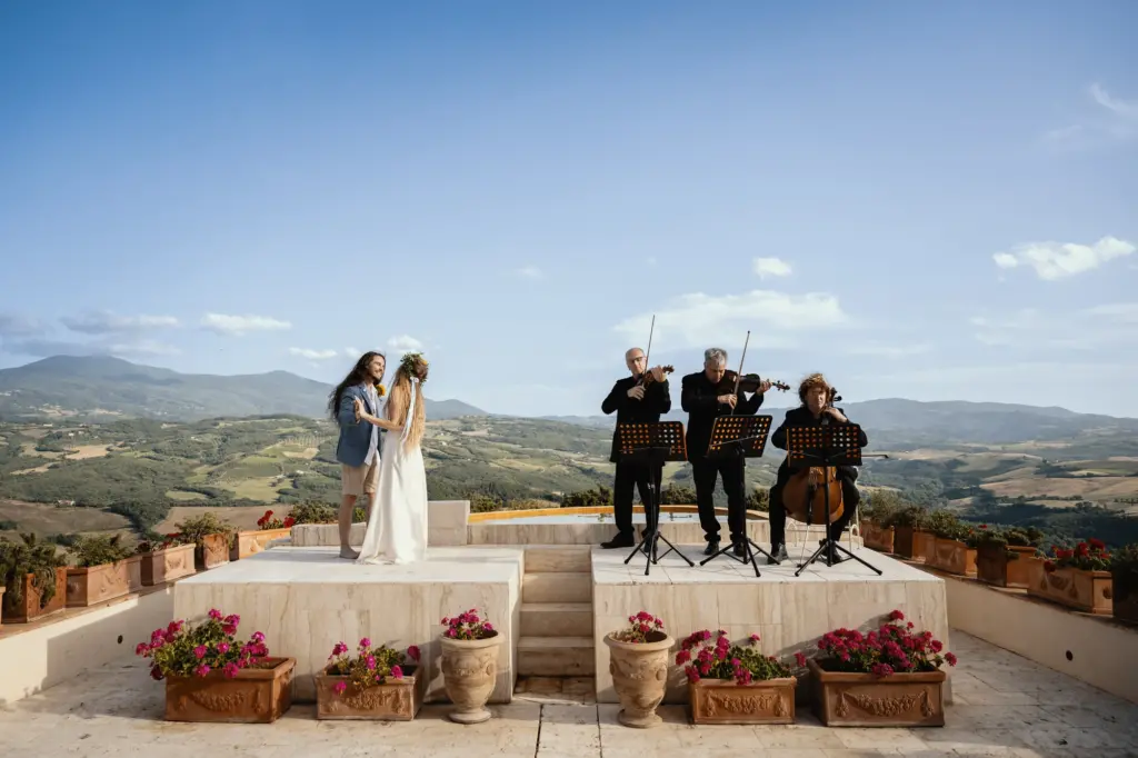 Elopement al Castello di Velona in Val d’Orcia 33 wedding photographer castello di velona elopement 130