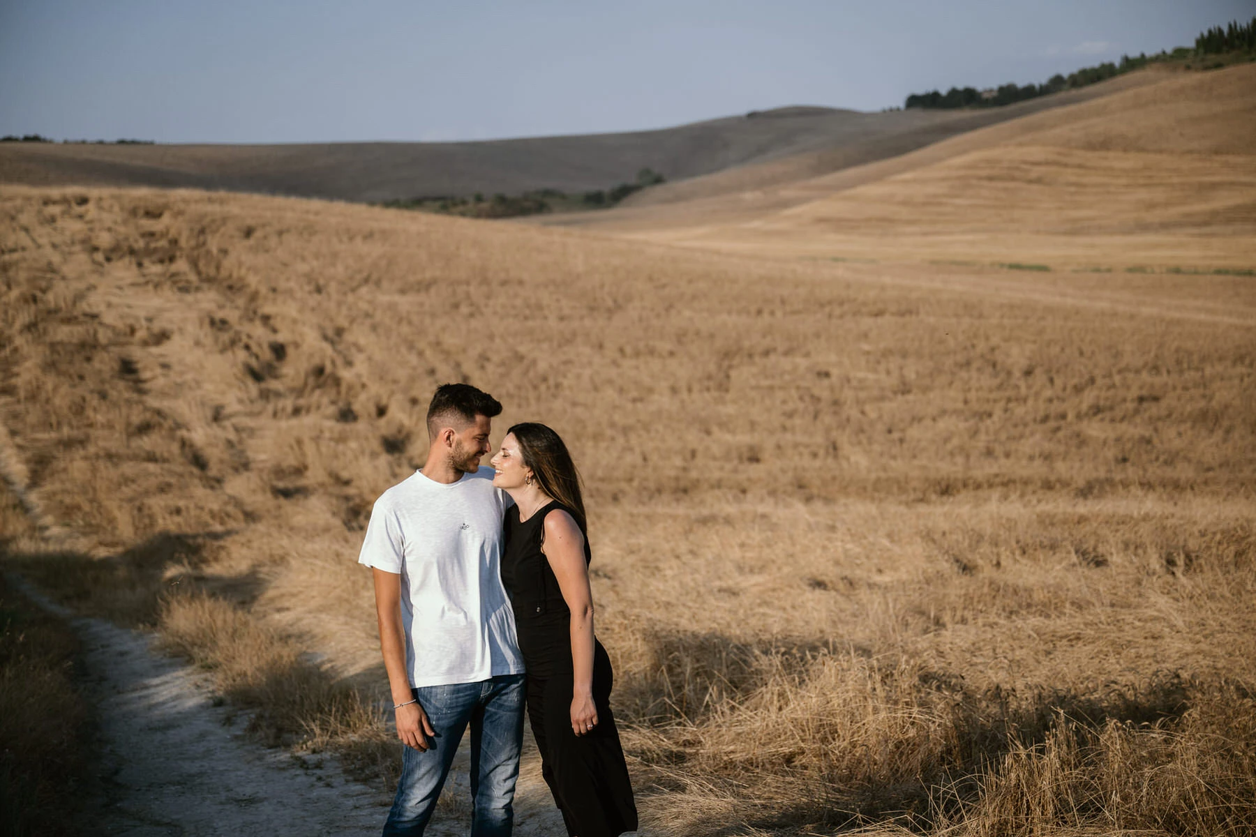 engagement in Val dOrcia Siena Andrea Corridori photographer 7395