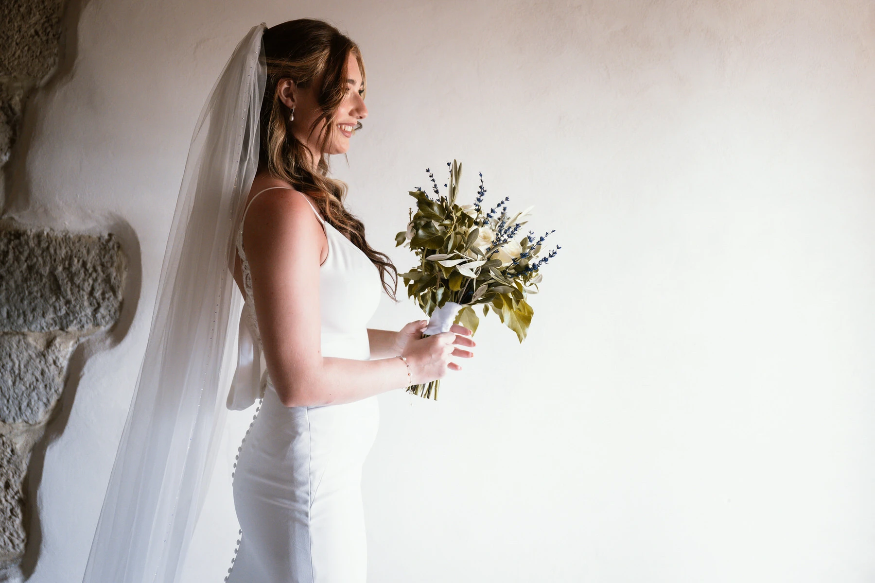 Wedding at San Galgano Abbey in Tuscany 35 andrea corridori wedding photographer tuscany san gimignano 4479