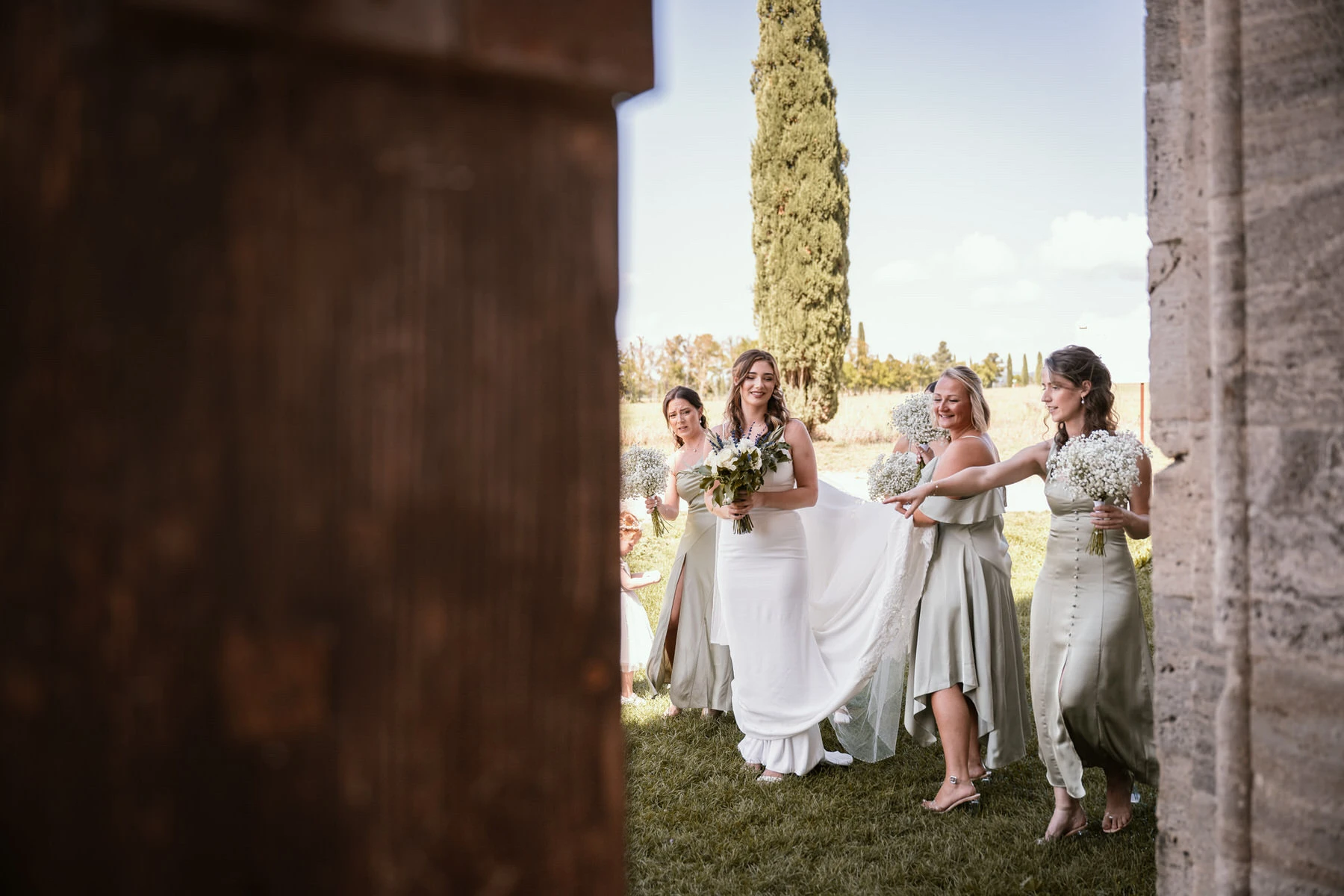 Wedding at San Galgano Abbey in Tuscany 40 andrea corridori wedding photographer tuscany san gimignano 4599