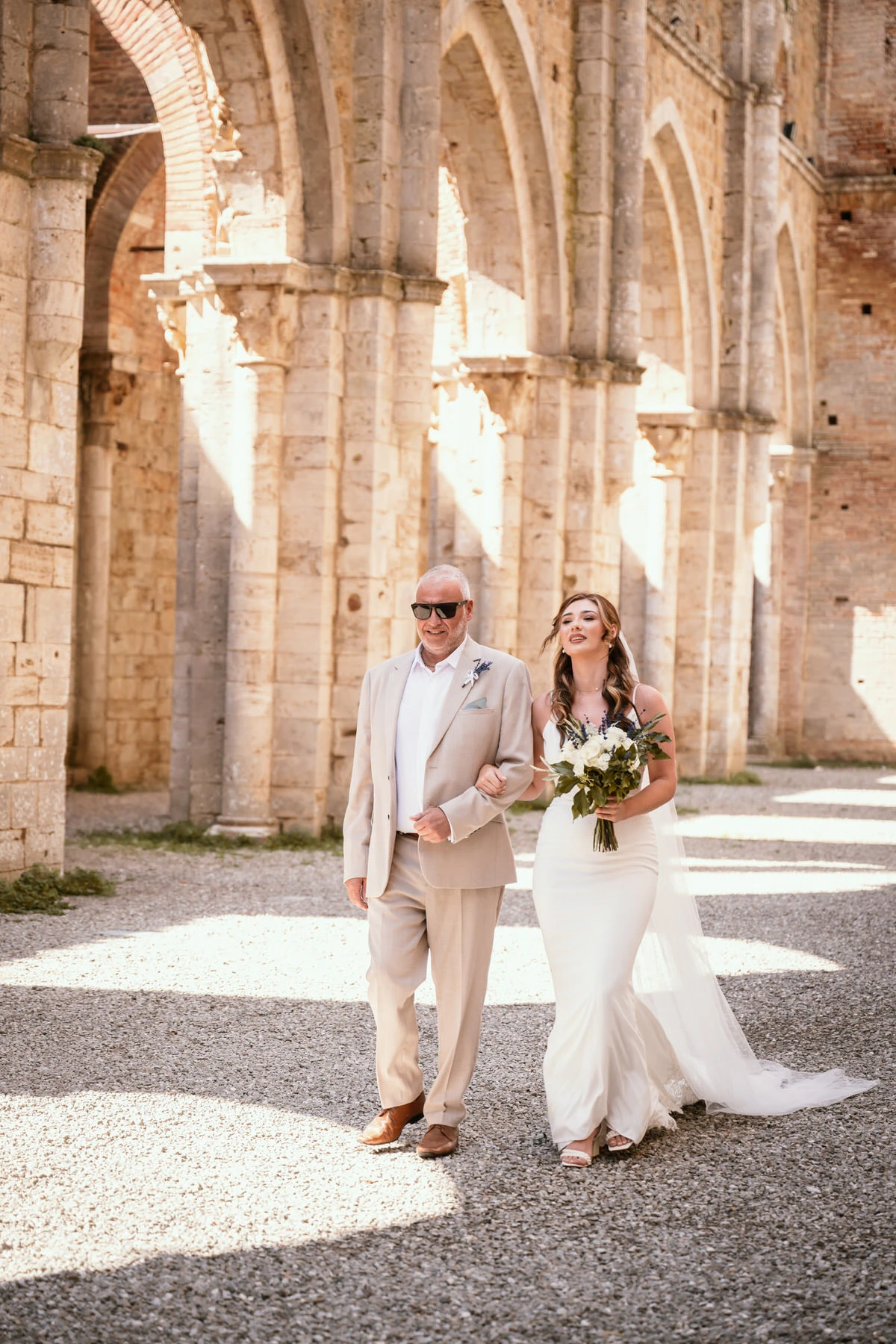 Wedding at San Galgano Abbey in Tuscany 45 Wedding photographer at San Galgano Abbey - Andrea Corridori