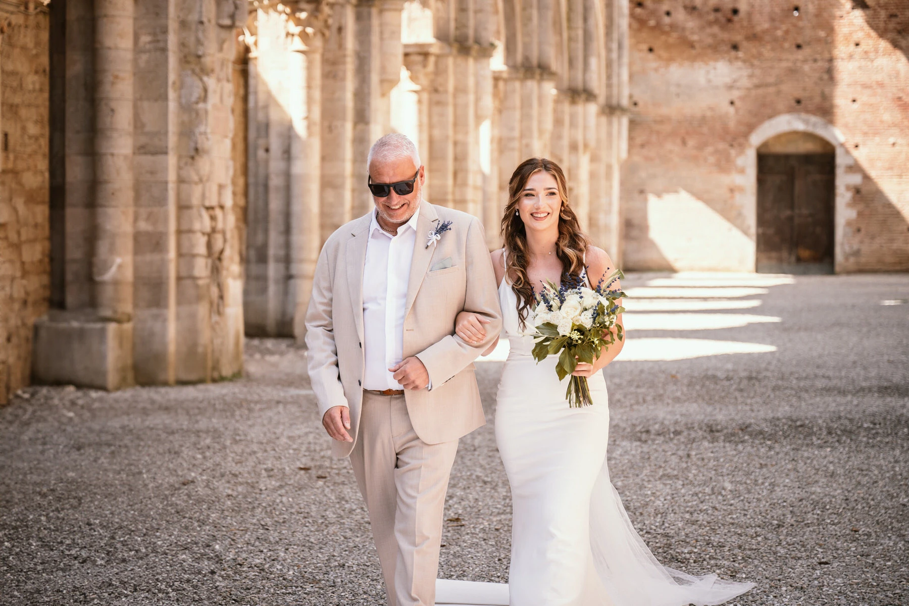 Wedding at San Galgano Abbey in Tuscany 46 andrea corridori wedding photographer tuscany san gimignano 4687