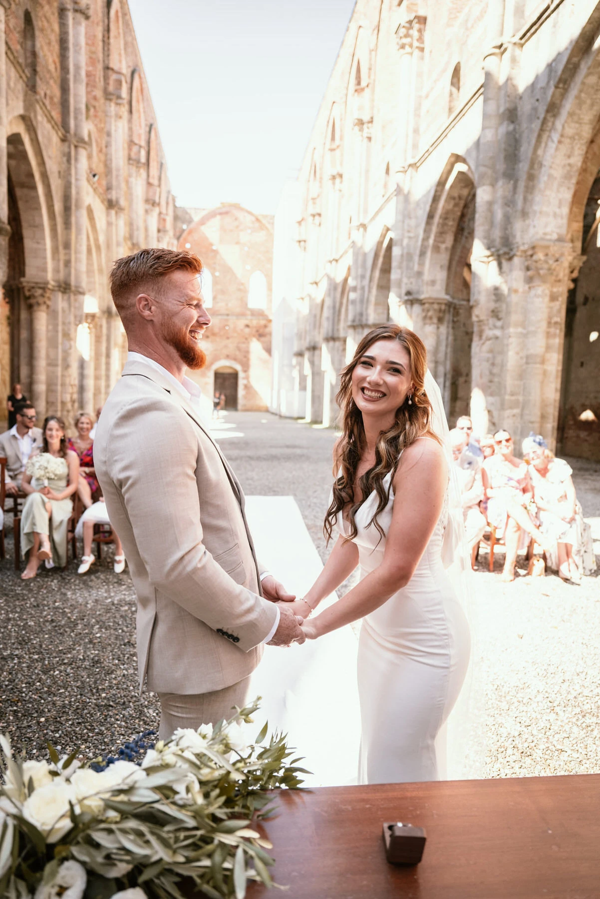 Wedding at San Galgano Abbey in Tuscany 56 andrea corridori wedding photographer tuscany san gimignano 4813