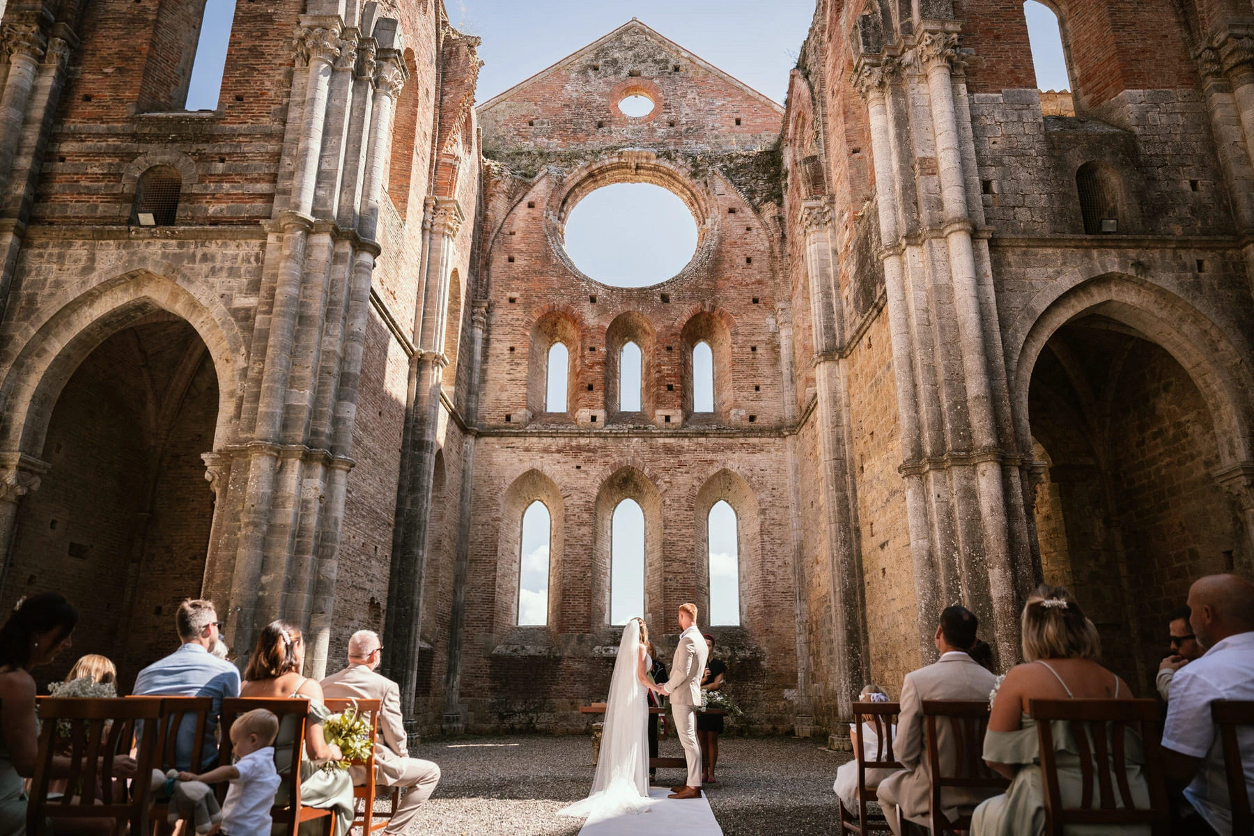 Wedding at San Galgano Abbey in Tuscany 60 Wedding photographer at San Galgano Abbey - Andrea Corridori
