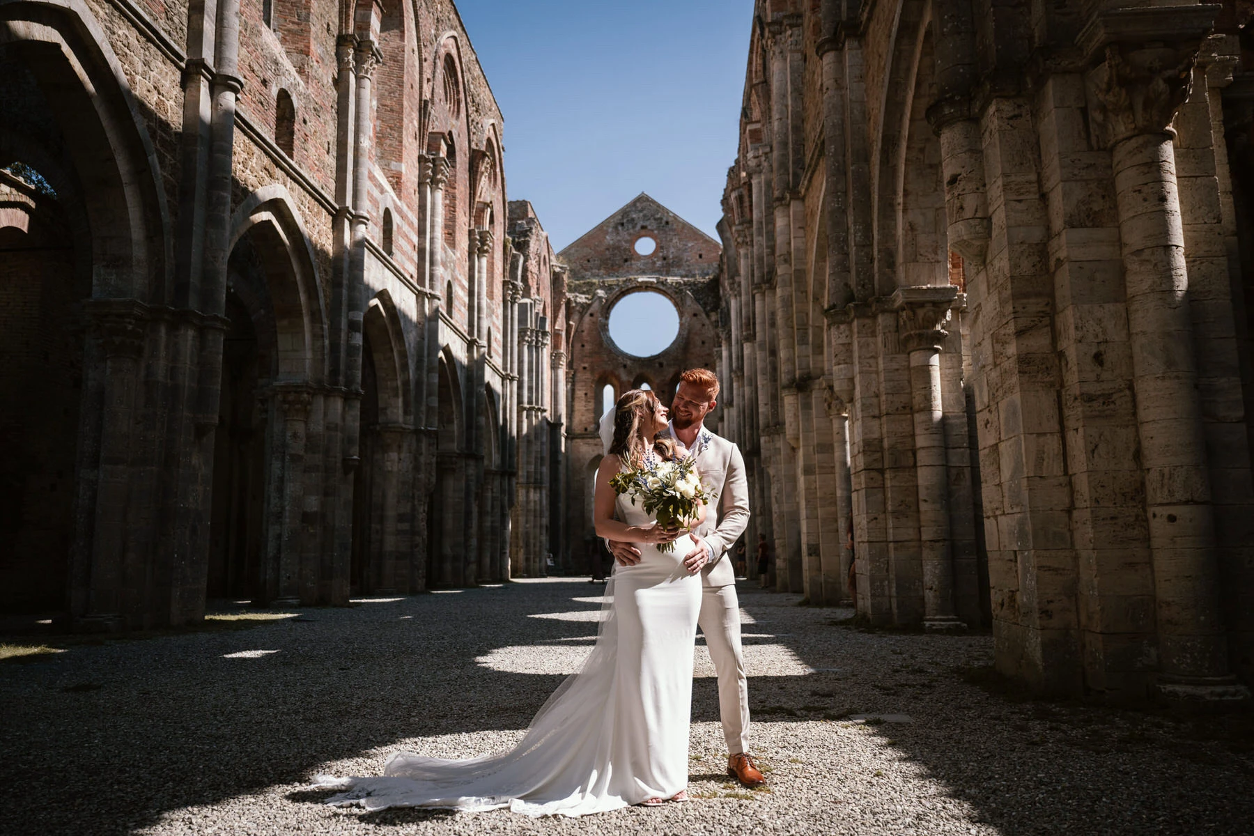 Wedding at San Galgano Abbey in Tuscany 80 Wedding photographer at San Galgano Abbey - Andrea Corridori