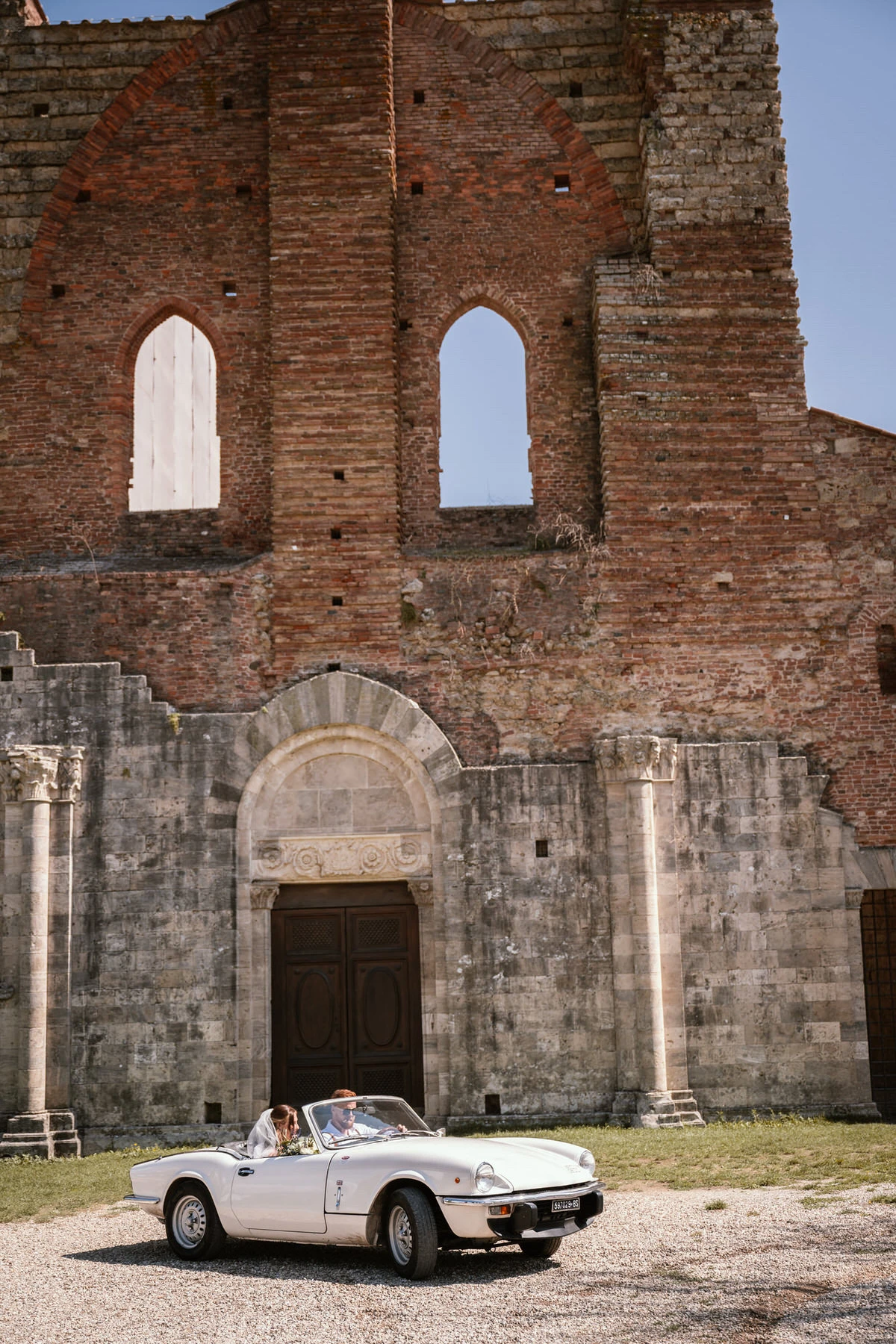 Wedding at San Galgano Abbey in Tuscany 86 andrea corridori wedding photographer tuscany san gimignano 5454