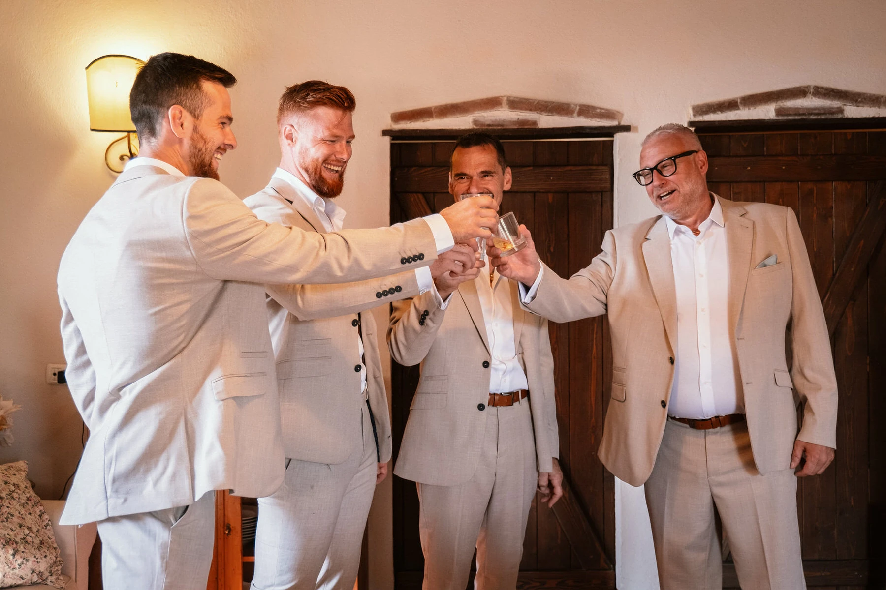Wedding at San Galgano Abbey in Tuscany 20 andrea corridori wedding photographer tuscany san gimignano 80013